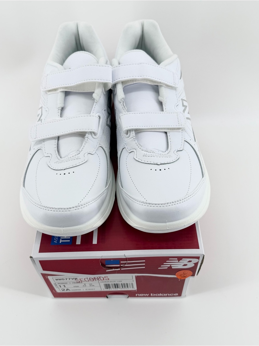 New Balance Women's 11 Narrow‎ 577 Walking Shoes White Leather 2A Hook Loop NIB